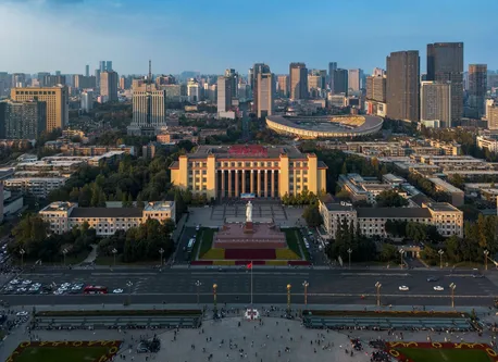 成都旅游攻略：熊猫基地、都江堰与周边必去景点路线指南
